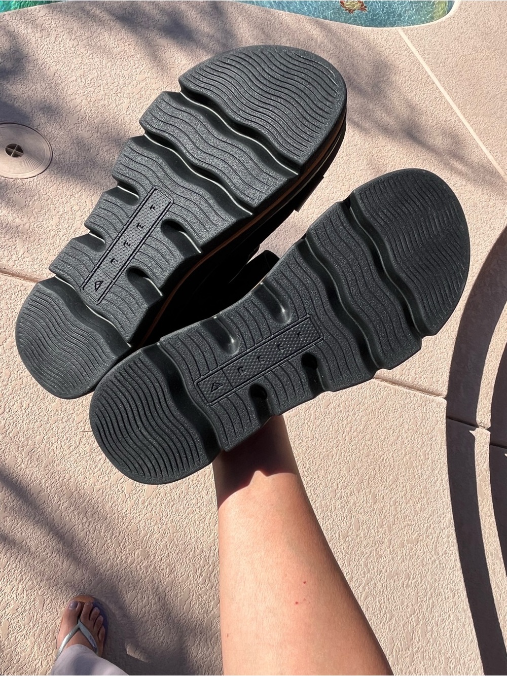 Reef Vista Luxe Liah Black Triple-Strap Platform Sandals - Picture 4 of 5